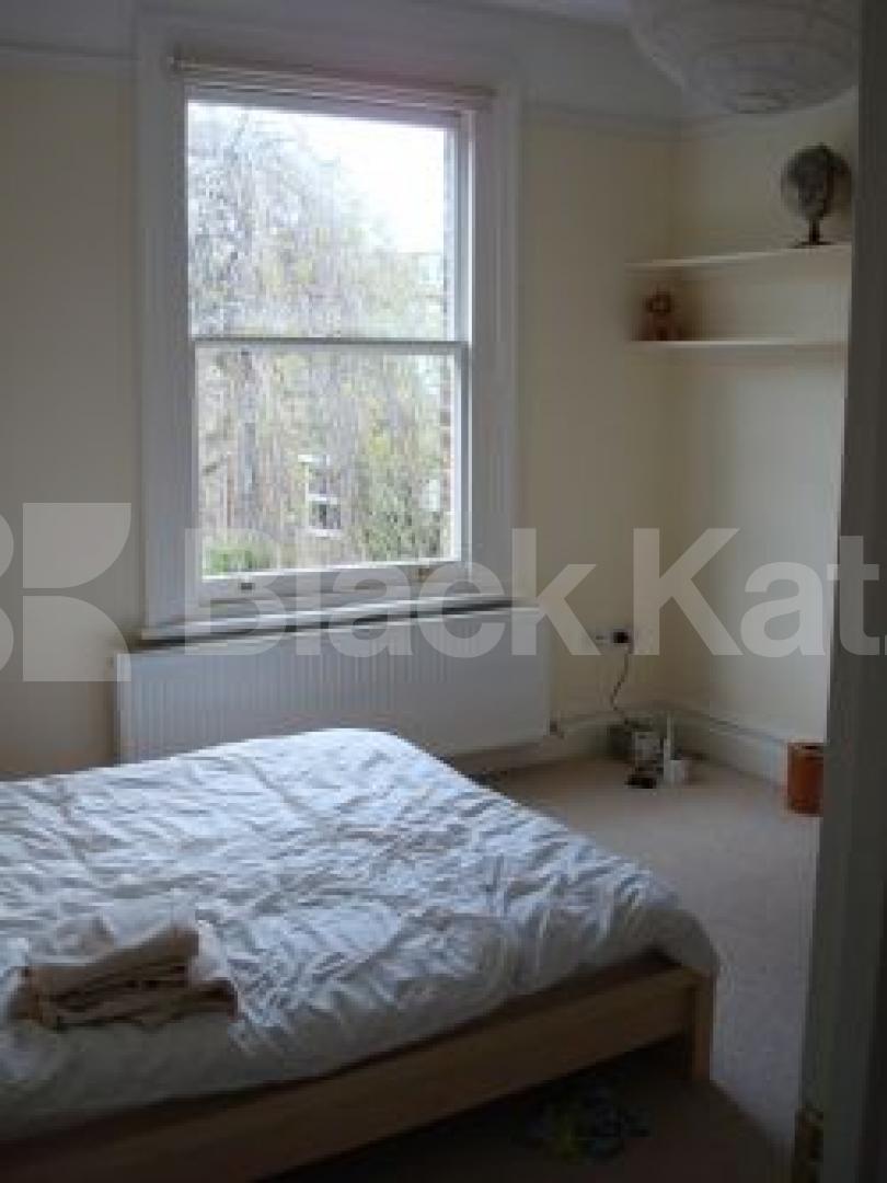 			New Instruciton, 1 Bedroom, 1 bath, 1 reception Flat			 Primrose Hill, BELSIZE PARK NW3